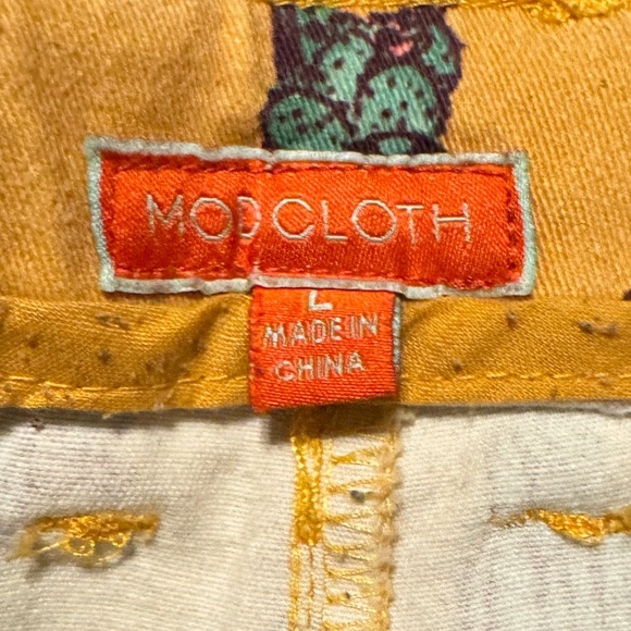 ModCloth cactus capris - Picture 3 of 3